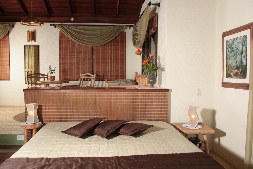 Bangalore Suites Garopaba Ruang foto
